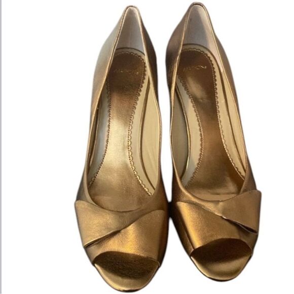 EUC Markon Leather Heels(size 8.5) - Picture 2 of 9